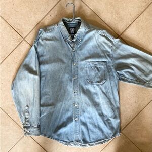GAP Men's Casual Light Blue Button down Shirt